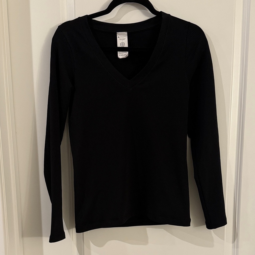 Athleta Black Long Sleeve Athletic V-Neck Top, Size Medium